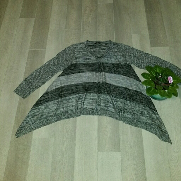 Cupio Sweater - Picture 2 of 7